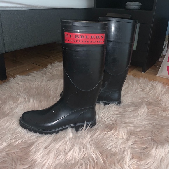 Authentic Burberry Red Logo Rain Boot - Picture 1 of 5